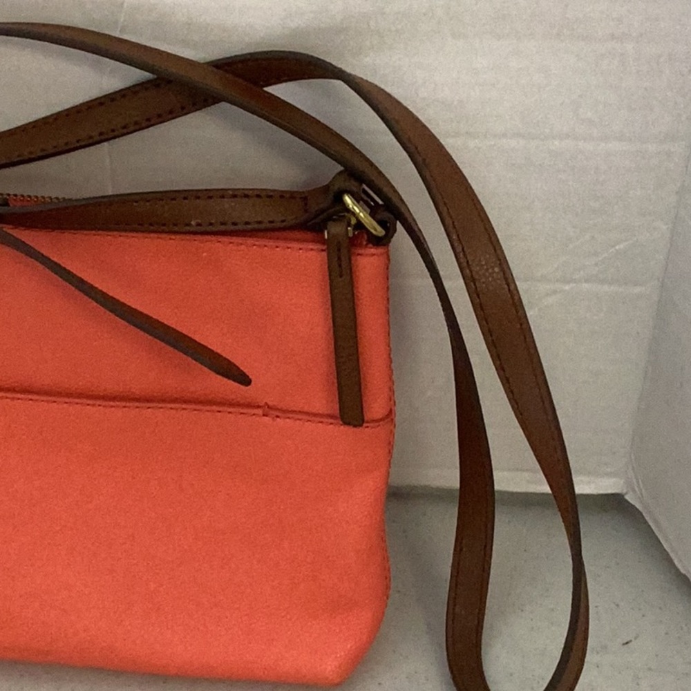 Coral Crossbody Leather Shoulder Bag - Women - Picture 3 of 13